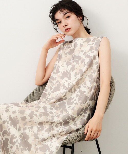 セール】アニマル柄プリントAラインワンピース【洗濯機洗い可