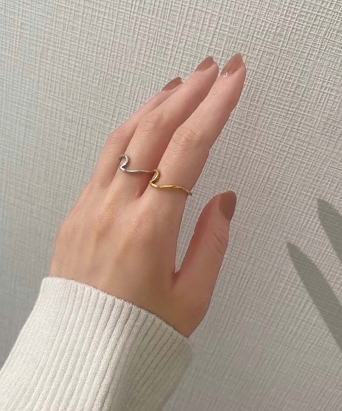 emouv by est（エモーヴバイエスト）の「デザインシンプルリング（リング・レディース・シルバー/ゴールド・5号/6号/7号）」の4枚目の写真