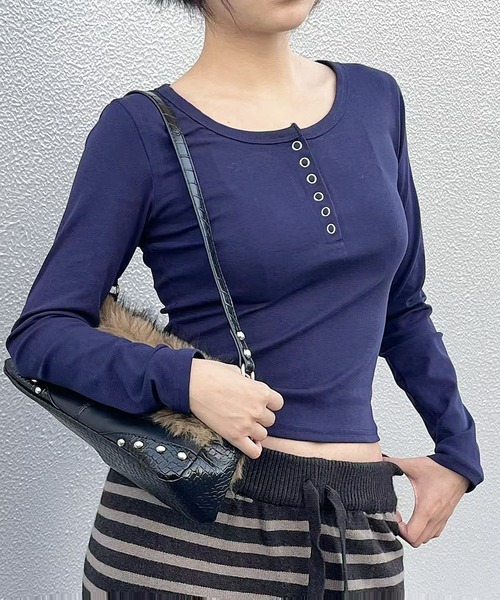 DIAVEL（ディアベル）の「【人気新色登場入荷済！今すぐチェック！】韓国風リブカットソー 長袖トップス／ヘンリーネック＆ボタンデザイン（Tシャツ/カットソー・レディース・ブラック/ホワイト/グレー/ネイビー/ブラウン・M）」の5枚目の写真
