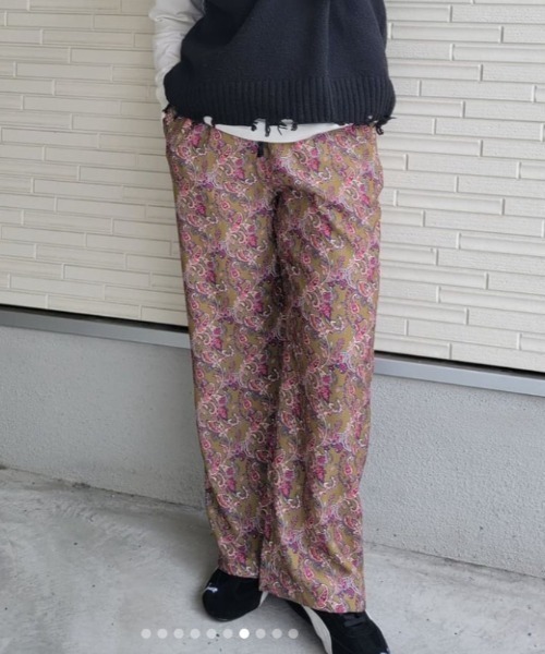 LOSUCA(ロスカ)の「ペイズリー柄 タックギャザープリントパンツ(その他パンツ・レディース・ブラック/ベージュ/パープル・FREE)」の3枚目の写真