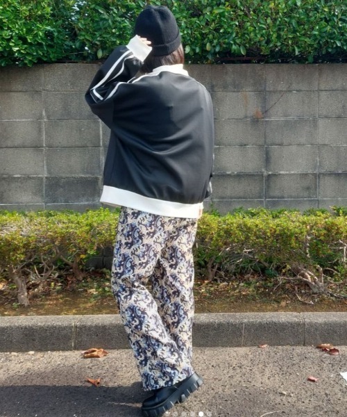 LOSUCA(ロスカ)の「ペイズリー柄 タックギャザープリントパンツ(その他パンツ・レディース・ブラック/ベージュ/パープル・FREE)」の12枚目の写真