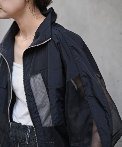 Marient（マリエント）の「メッシュ切替ZIPブルゾン/アウター（ブルゾン・レディース・ブラック・FREE）」の4枚目の写真