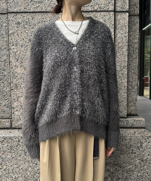 DouDou(ドゥドゥ)の「【WEB限定】フェザー×ラメニットカーディガン(カーディガン/ボレロ・レディース・チャコールグレー/シルバー/アイボリー・FREE)」の10枚目の写真