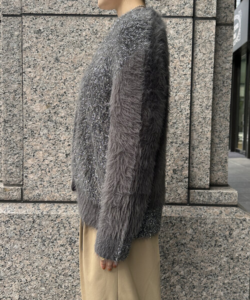 DouDou(ドゥドゥ)の「【WEB限定】フェザー×ラメニットカーディガン(カーディガン/ボレロ・レディース・チャコールグレー/シルバー/アイボリー・FREE)」の11枚目の写真