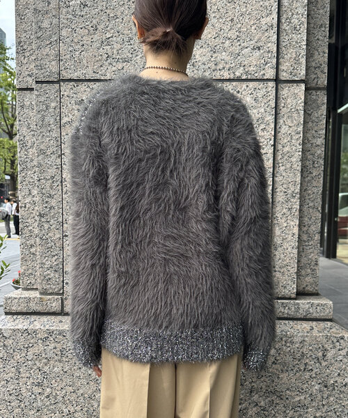 DouDou(ドゥドゥ)の「【WEB限定】フェザー×ラメニットカーディガン(カーディガン/ボレロ・レディース・チャコールグレー/シルバー/アイボリー・FREE)」の12枚目の写真