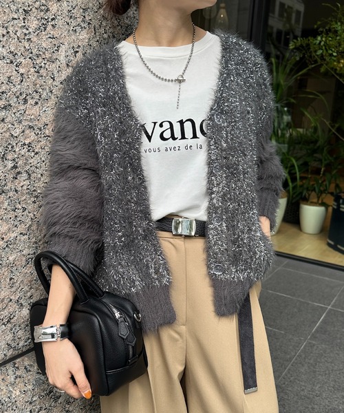 DouDou(ドゥドゥ)の「【WEB限定】フェザー×ラメニットカーディガン(カーディガン/ボレロ・レディース・チャコールグレー/シルバー/アイボリー・FREE)」の2枚目の写真