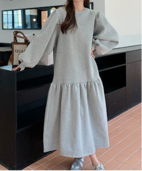 AMELY(エミリー)の「裏起毛スウェットギャザーワンピース(ワンピース・レディース・ブラウン/グレー/ブラック・フリー)」の9枚目の写真