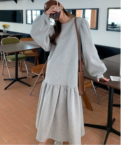 AMELY(エミリー)の「裏起毛スウェットギャザーワンピース(ワンピース・レディース・ブラウン/グレー/ブラック・フリー)」の11枚目の写真