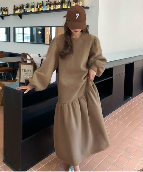 AMELY(エミリー)の「裏起毛スウェットギャザーワンピース(ワンピース・レディース・ブラウン/グレー/ブラック・フリー)」の12枚目の写真