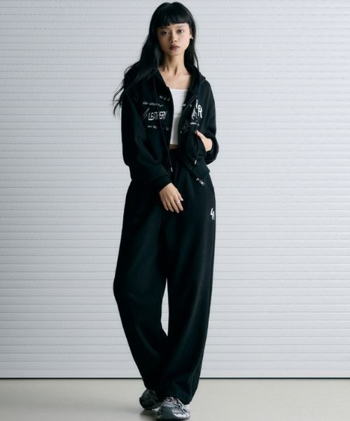 LEATHERY（レザリー）の「Cover Stitch Sweat Pants（スウェットパンツ・レディース・ブラック/グレー・FREE）」の3枚目の写真
