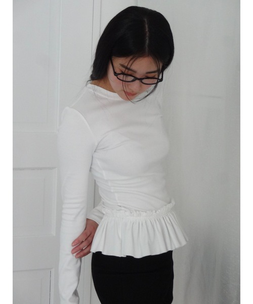 FEKETE（フェケテ）の「FRILL LONG SLEEVE TEE / フリルロンT（Tシャツ/カットソー・レディース・ホワイト/ブラック・FREE）」の5枚目の写真