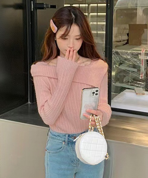 WESTSEA(ウエストシー)の「オフショルダー リブニット トップス(ニット/セーター・レディース・ワイン/ブラック/ピンク/ホワイト/グレー・FREE)」の4枚目の写真