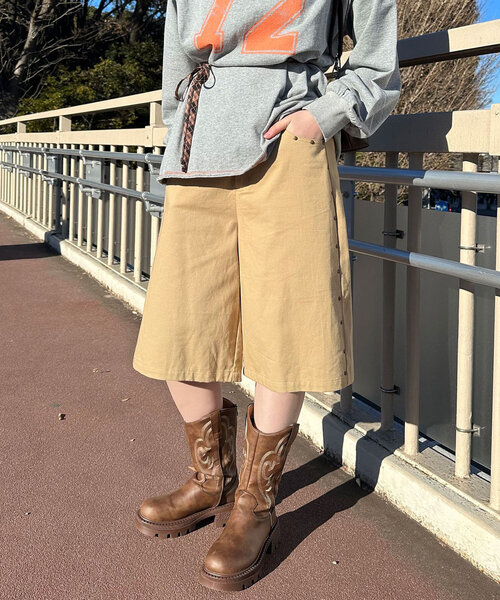 CIAOPANIC（チャオパニック）の「スタッズツイルハーフパンツ（その他パンツ・レディース・ベージュ/グレー・ONE SIZE）」の17枚目の写真