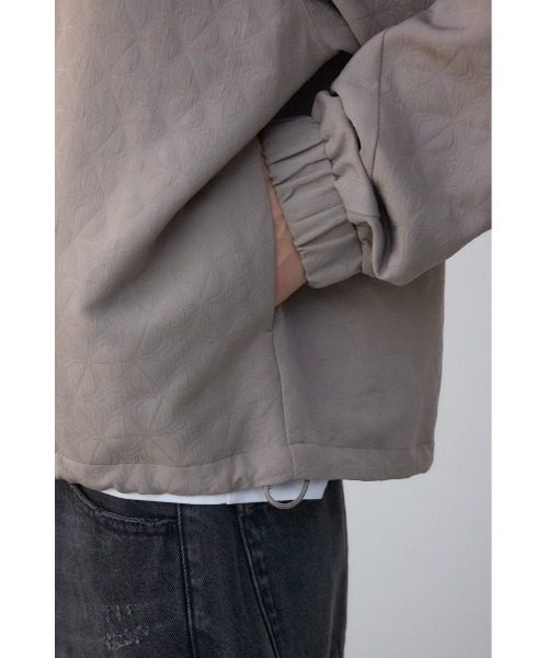 AZUL by moussy(アズールバイマウジー)の「総柄ジャガードオーバーブルゾン 春服 秋服(ブルゾン・メンズ・ライトブラック/グレイッシュベージュ/オフホワイト・FREE)」の10枚目の写真