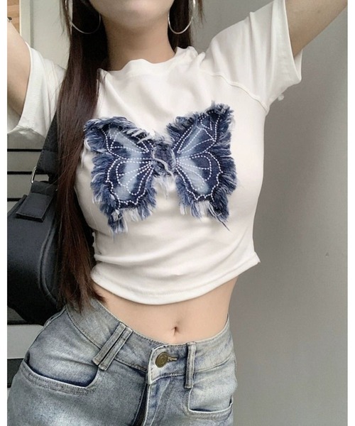 FUNdaysion(ファンデイション)の「クロップド丈バタフライ刺しゅうTシャツ(Tシャツ/カットソー・レディース・ブラック/ホワイト/カーキ・M)」の2枚目の写真