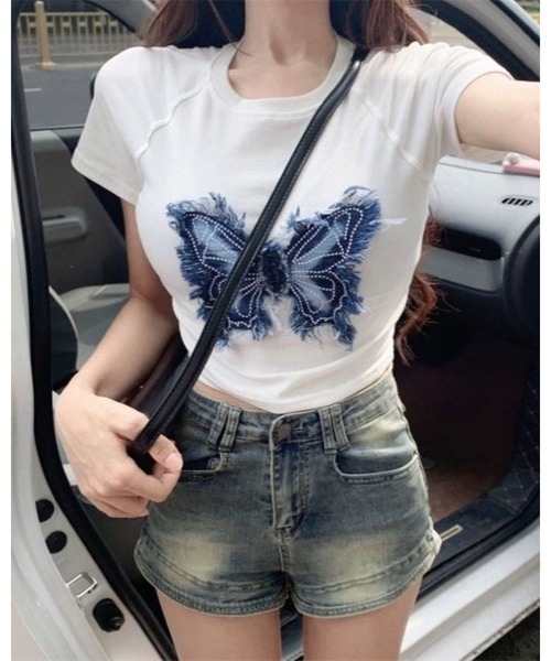 FUNdaysion(ファンデイション)の「クロップド丈バタフライ刺しゅうTシャツ(Tシャツ/カットソー・レディース・ブラック/ホワイト/カーキ・M)」の11枚目の写真