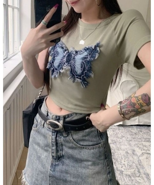 FUNdaysion(ファンデイション)の「クロップド丈バタフライ刺しゅうTシャツ(Tシャツ/カットソー・レディース・ブラック/ホワイト/カーキ・M)」の17枚目の写真