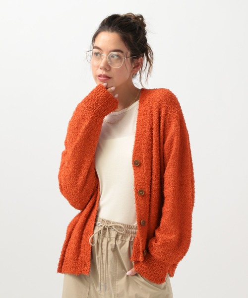 BAYFLOW（ベイフロー）の「[コンパクトなシルエット]モップヤーンショートカーディガン（カーディガン/ボレロ・レディース・チャコール/オレンジ/オフホワイト・FREE）」の3枚目の写真