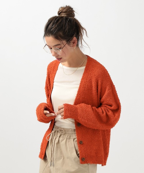BAYFLOW（ベイフロー）の「[コンパクトなシルエット]モップヤーンショートカーディガン（カーディガン/ボレロ・レディース・チャコール/オレンジ/オフホワイト・FREE）」の6枚目の写真