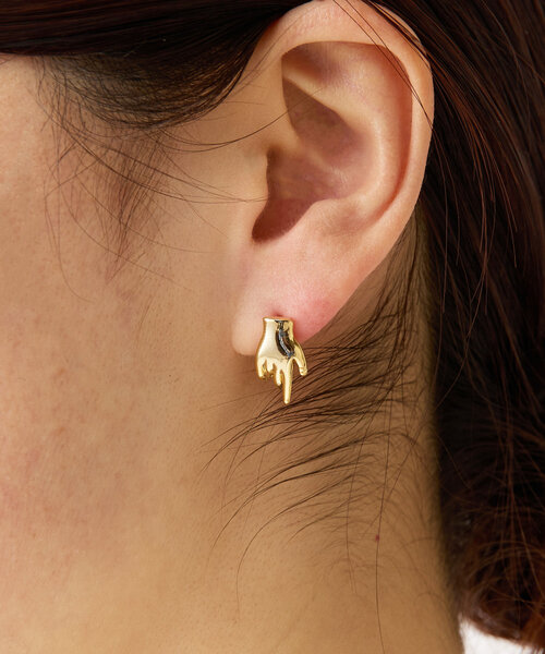 LIVETART（リヴェタート）の「ハンドモチーフピアス（ピアス（両耳用）・レディース・シルバー・FREE）」の2枚目の写真