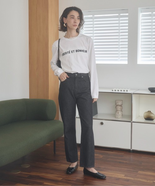 ANGIE（アンジー）の「ストレート デニム パンツ《詳細動画あり》（デニムパンツ・レディース・ブラック/オフホワイト/ブルー/ネイビー・SMALL/MEDIUM/LARGE）」の2枚目の写真