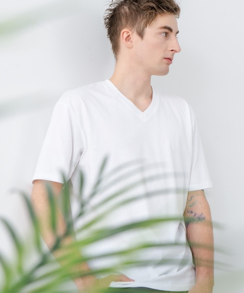 LB/S (エルビーエス)の「【汗染みの目立ちにくいTシャツ ZEROSTAIN/ゼロステイン】VネックTシャツ 防汚 UVカット 綿タッチ・厚手(Tシャツ/カットソー・メンズ・ホワイト/ブラック/スミクロ・X-LARGE/LARGE/MEDIUM)」の1枚目の写真