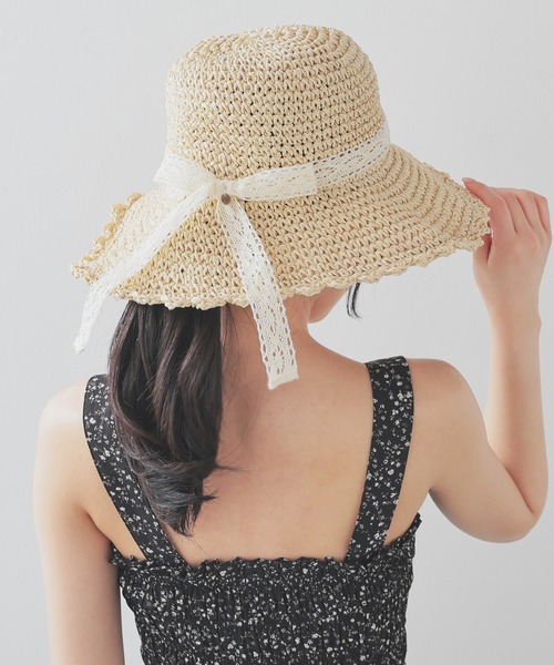 Honeys(ハニーズ)の「スカラップつば広帽(ハット・レディース・ホワイト×グレー/グレイッシュベージュ/ホワイト系その他/ベージュ・FREE)」の3枚目の写真