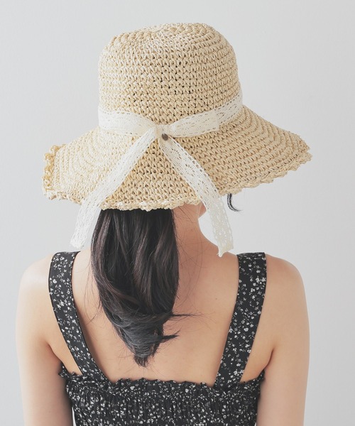 Honeys(ハニーズ)の「スカラップつば広帽(ハット・レディース・ホワイト×グレー/グレイッシュベージュ/ホワイト系その他/ベージュ・FREE)」の9枚目の写真