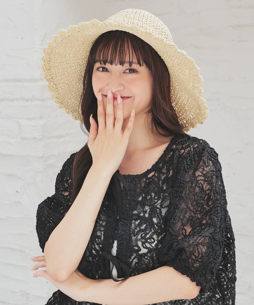 Honeys(ハニーズ)の「スカラップつば広帽(ハット・レディース・ホワイト×グレー/グレイッシュベージュ/ホワイト系その他/ベージュ・FREE)」の10枚目の写真