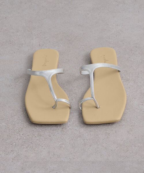 Omekashi（オメカシ）の「フラットトングサンダル（サンダル・レディース・シルバー/ブラック・38/37/36）」の12枚目の写真