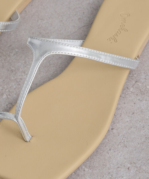 Omekashi（オメカシ）の「フラットトングサンダル（サンダル・レディース・シルバー/ブラック・38/37/36）」の17枚目の写真