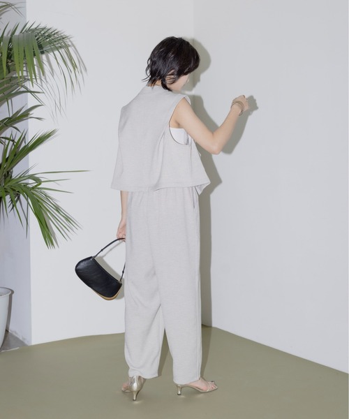 Eimee Law(エイミーロウ)の「ショルダータック クロップドベスト(ベスト・レディース・ブラック/ライトグレー/グレー/ベージュ・FREE)」の7枚目の写真