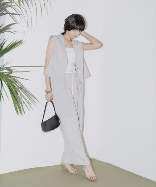 Eimee Law(エイミーロウ)の「ショルダータック クロップドベスト(ベスト・レディース・ブラック/ライトグレー/グレー/ベージュ・FREE)」の10枚目の写真