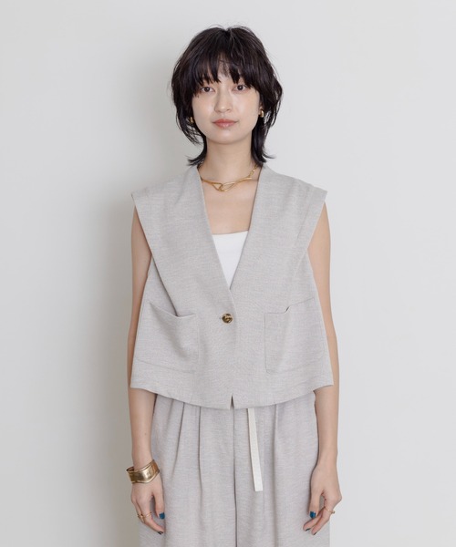 Eimee Law(エイミーロウ)の「ショルダータック クロップドベスト(ベスト・レディース・ブラック/ライトグレー/グレー/ベージュ・FREE)」の18枚目の写真