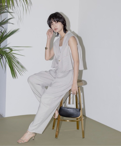 Eimee Law(エイミーロウ)の「ショルダータック クロップドベスト(ベスト・レディース・ブラック/ライトグレー/グレー/ベージュ・FREE)」の11枚目の写真