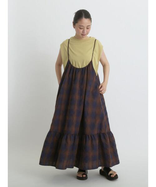 sm2rhythm（サマンサモスモスリズム）の「【動画あり】シャーリングチェックキャミワンピース（ワンピース・レディース・ブラウン/オフホワイト・F）」の2枚目の写真