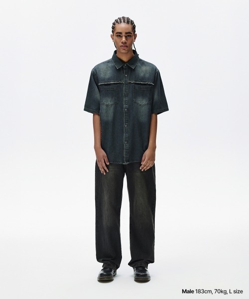 MAHAGRID（マハグリッド）の「『mahagrid/マハグリッド』DENIM HALF SHIRT /ウォッシュ加工 デニムシャツ（シャツ/ブラウス・メンズ・ブルー/ブラック・S/M）」の3枚目の写真