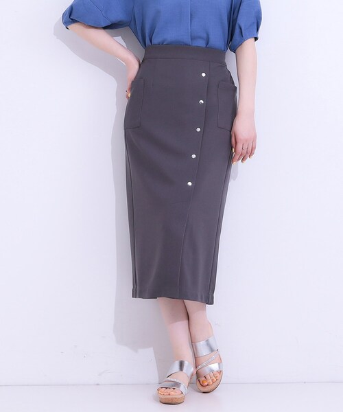 DRESKIP(ドレスキップ)の「【S-LL】カジュアルにもきれいめにも ドット釦カーゴナロースカート(スカート・レディース・チャコールグレー/ブラック/サンドベージュ・01/02/03/04)」の1枚目の写真