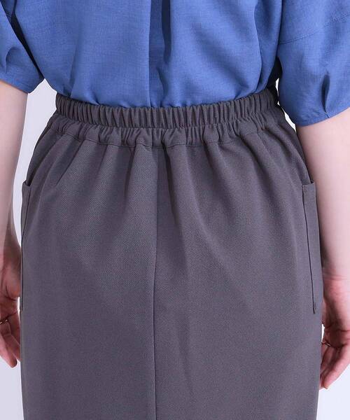 DRESKIP(ドレスキップ)の「【S-LL】カジュアルにもきれいめにも ドット釦カーゴナロースカート(スカート・レディース・チャコールグレー/ブラック/サンドベージュ・01/02/03/04)」の7枚目の写真