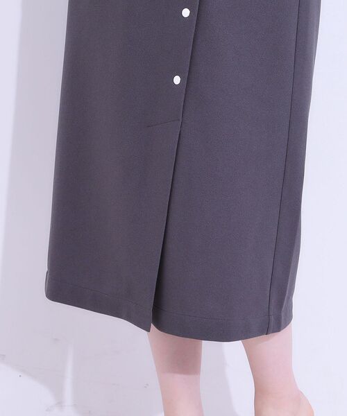 DRESKIP(ドレスキップ)の「【S-LL】カジュアルにもきれいめにも ドット釦カーゴナロースカート(スカート・レディース・チャコールグレー/ブラック/サンドベージュ・01/02/03/04)」の5枚目の写真