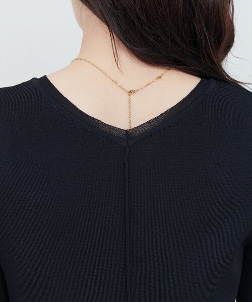 natural couture（ナチュラルクチュール）の「【WEB限定】前後2WAYピンタック切替袖シンプルニット（ニット/セーター・レディース・オフホワイト/ブルー/グレイッシュベージュ/ピンク系その他/ブラック/ミント・FREE）」の11枚目の写真