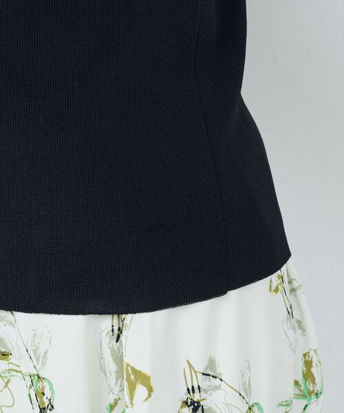 natural couture（ナチュラルクチュール）の「【WEB限定】前後2WAYピンタック切替袖シンプルニット（ニット/セーター・レディース・オフホワイト/ブルー/グレイッシュベージュ/ピンク系その他/ブラック/ミント・FREE）」の15枚目の写真