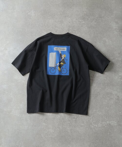 EDIFICE(エディフィス)の「SAVIGNAC (サヴィニャック) 別注 French Company プリント Tシャツ(Tシャツ/カットソー・メンズ・ブラック系その他/ブルー/ブラック/ホワイト/グリーン/レッド/パープル/イエロー・MEDIUM/LARGE/X-LARGE)」の3枚目の写真