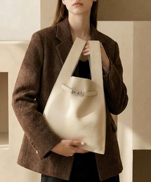 MAISON BREEZE（メゾンブリーズ）の「【MAISON BREEZE】シボレザー キーリング付き 金具ベルトマーケットバッグ（トートバッグ）」