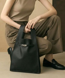 MAISON BREEZE（メゾンブリーズ）の「【MAISON BREEZE】シボレザー キーリング付き 金具ベルトマーケットバッグ（トートバッグ）」