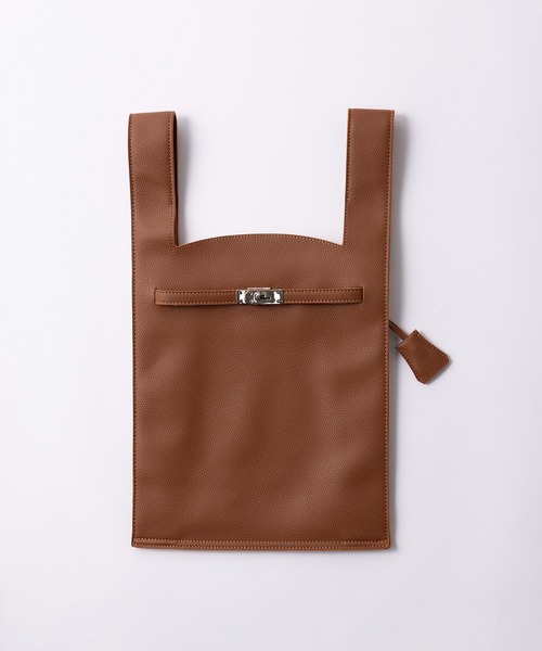 MAISON BREEZE（メゾンブリーズ）の「【MAISON BREEZE】シボレザー キーリング付き 金具ベルトマーケットバッグ（トートバッグ・レディース・ブラウン/ブラック/アイボリー・FREE）」の5枚目の写真