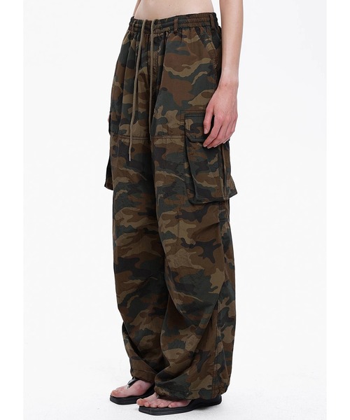 MASONPRINCE（メイソンプリンス）の「3カラー ルーズフィット ナイロン カモフラ柄 パラシュートパンツ XXK4350【MASONPRINCE】（カーゴパンツ・メンズ・ダークグレー/カーキ/グレー・L/M/S/XL）」の18枚目の写真