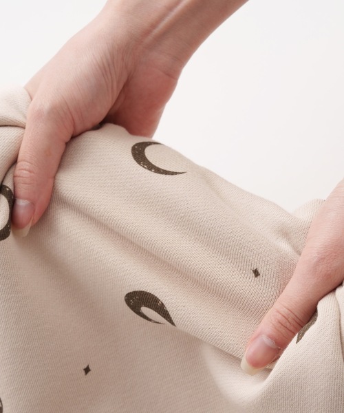 PUPPAPUPO（プッパプーポ）の「ビッグプリント スウェット トレーナー（スウェット・キッズ・ベージュ/チャコール/ブルー/アイボリー・80/90/100/110）」の7枚目の写真