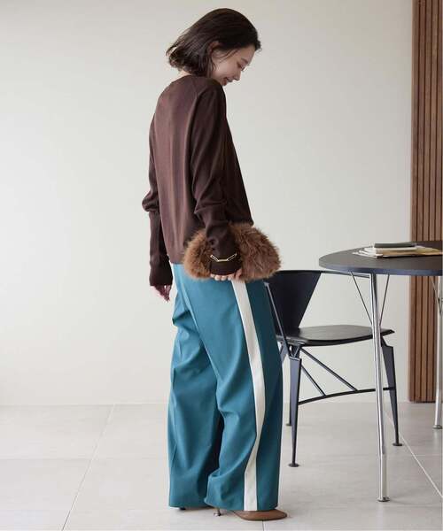 SLOBE IENA（スローブイエナ）の「《追加》ウォッシャブルプレーンニット（ニット/セーター・レディース・パープル/ブラウン/レッド/ライトグレー・FREE）」の17枚目の写真