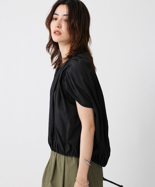 BABYLONE(バビロン)の「ギャザーボリュームブラウス(シャツ/ブラウス・レディース・ホワイト/ブラック/サックスブルー・フリー)」の11枚目の写真